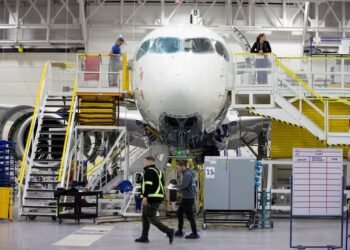 Airbus in limbo over early launch of larger A220, sources say