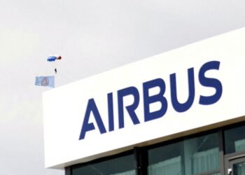 Airbus notifies A320neo series customers of delays on jets due in 2027 and 2028, Bloomberg News reports