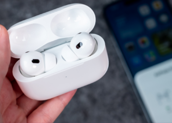 Apple AirPods Are Finally Getting the Equalizer Controls You Were Waiting For