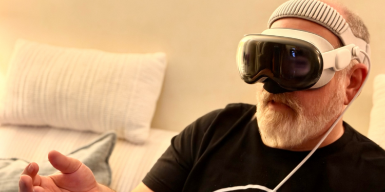 Apple May Have Just Killed the Vision Pro