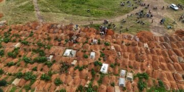 At least 30 deaths at Congo camp show Ebola could be spreading fast