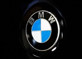 BMW prepares for talks with staff in wake of profit warning