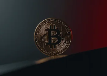 Bitcoin Price Hovers Around $60K: Peter Schiff Blames Saylor