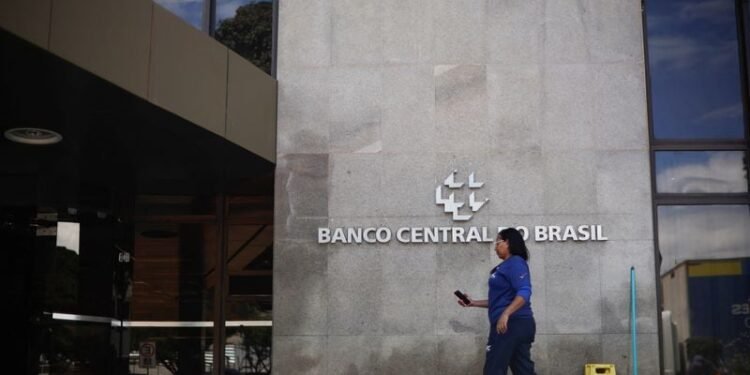 Brazil central bank says policy horizon unchanged after market confusion