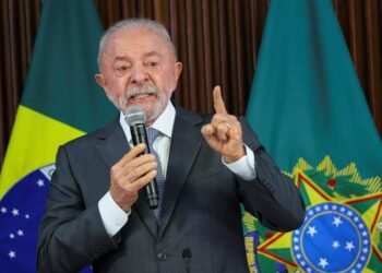 Brazil´s President Lula maintains poll lead over right-wing Senator Bolsonaro
