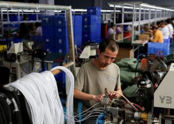 China May factory activity expands for sixth month as price pressures ease, private PMI shows