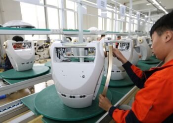 China factory activity returns to expansion riding AI global boom