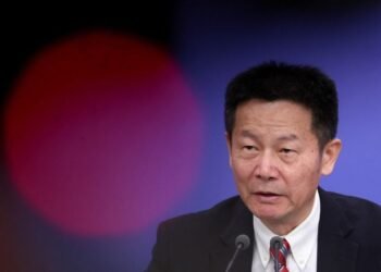 China urges fund managers to support innovation, warns against concept hype