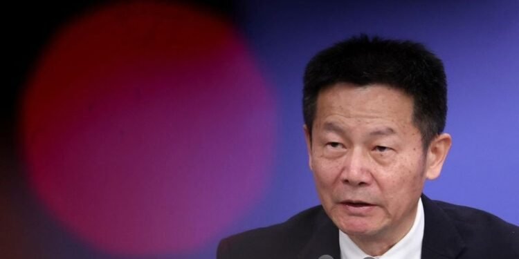 China urges fund managers to support innovation, warns against concept hype