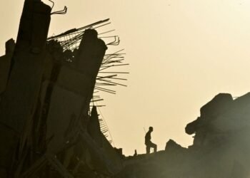Death toll from Venezuela earthquakes rises to 920, says congress president