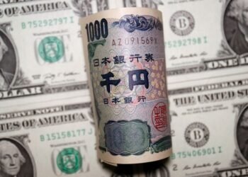 Dollar steadies, set for weekly loss on US-Iran deal talks