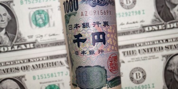 Dollar steadies, set for weekly loss on US-Iran deal talks