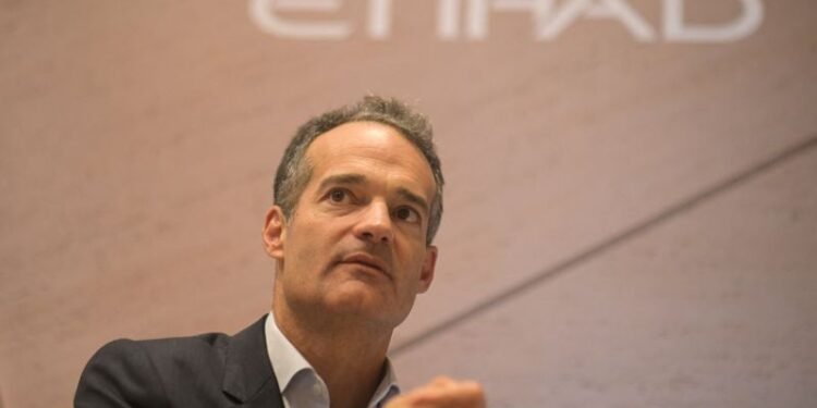 Etihad Airways orders widebody planes, sees return to pre-war capacity in June