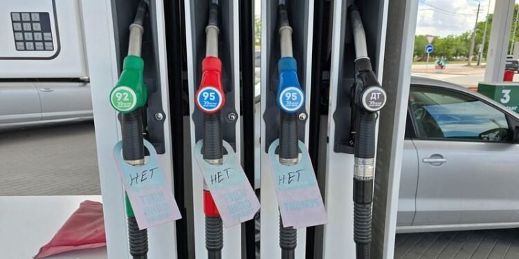 Fuel stations in Crimea run dry after fresh night of Ukrainian drone strikes