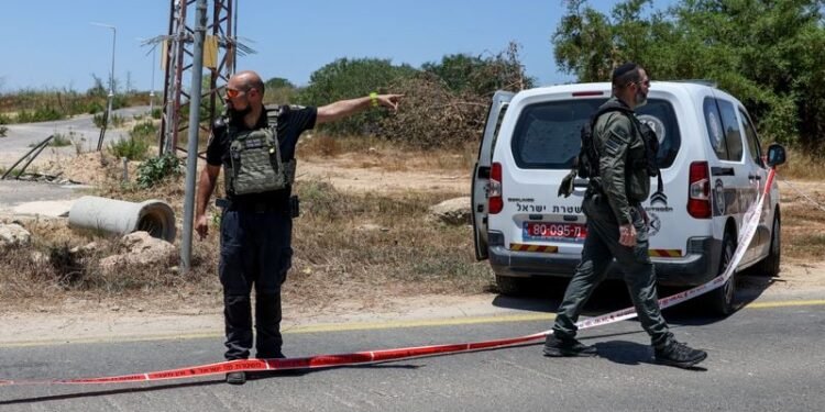 Gunman kills one, wounds five in drive-by attacks in Israel