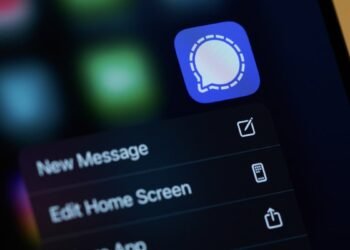 Here's How to Protect Yourself From This Sophisticated Signal Scam