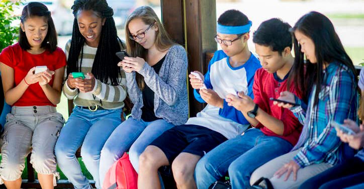 How teens can turn a summer job into an extra $500,000 in savings when they’re older