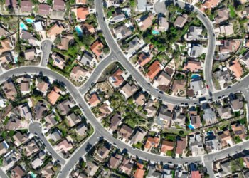 Invesco-backed REIT closes $1.2bn CRE CLO