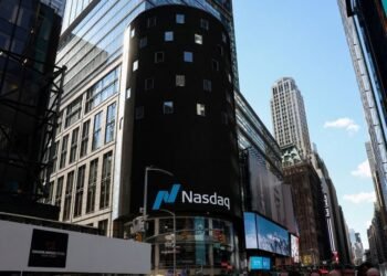 Nasdaq futures fall 2% on tech worries, Fed hike bets