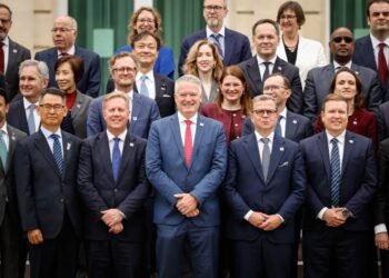 OECD gives a stark warning while lowering 2027 growth forecasts