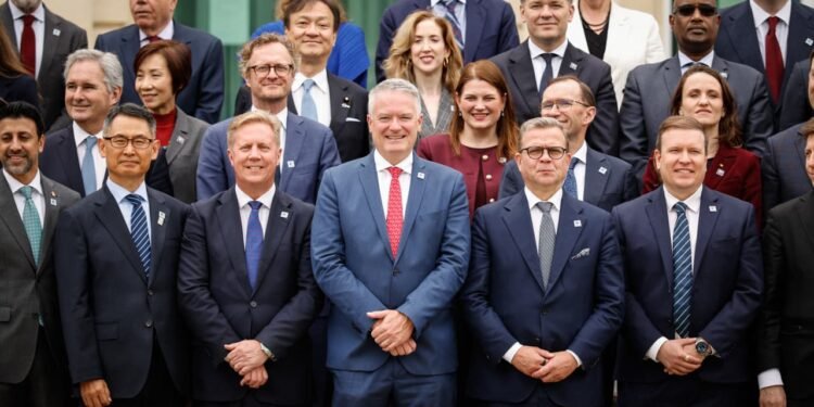 OECD gives a stark warning while lowering 2027 growth forecasts