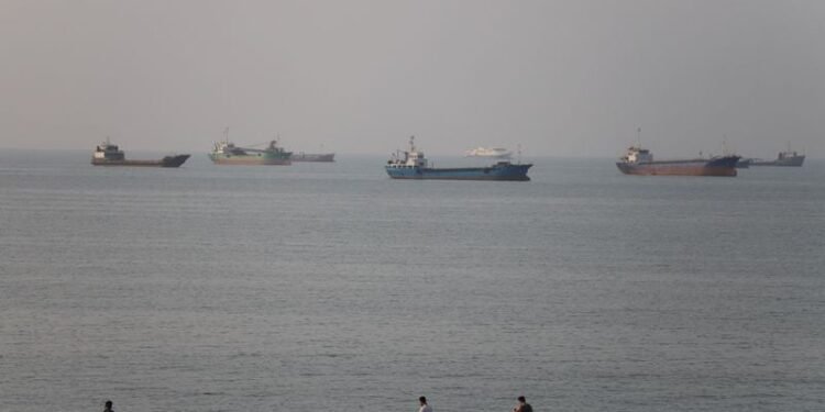 Qatar brings LNG tankers into Hormuz despite shipping slowdown