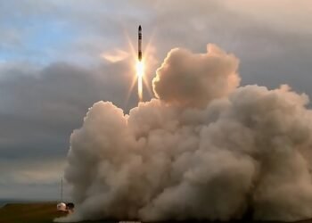Rocket Lab to take on SpaceX’s Starlink with $8 billion acquisition