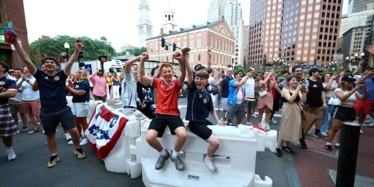 Soccer-How a warm World Cup welcome is endearing the US to fans