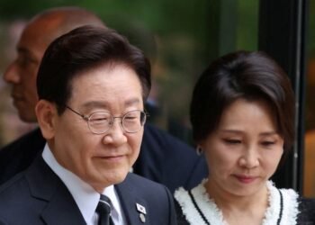 South Korea’s Lee leaves G7 with Trump’s pen after talks about peace on the peninsula