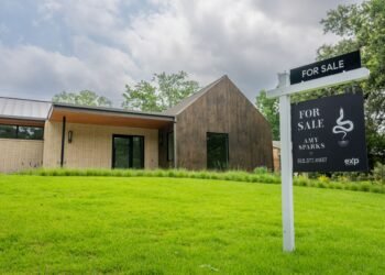 SpaceX employees now have enough wealth on paper to buy every home in this Texas city
