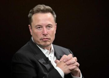 SpaceX says it will reserve 5% of its IPO shares for staff, friends and family