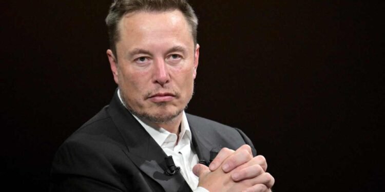 SpaceX says it will reserve 5% of its IPO shares for staff, friends and family