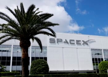 SpaceX’s new $11 billion ‘saving grace’ comes with a big catch