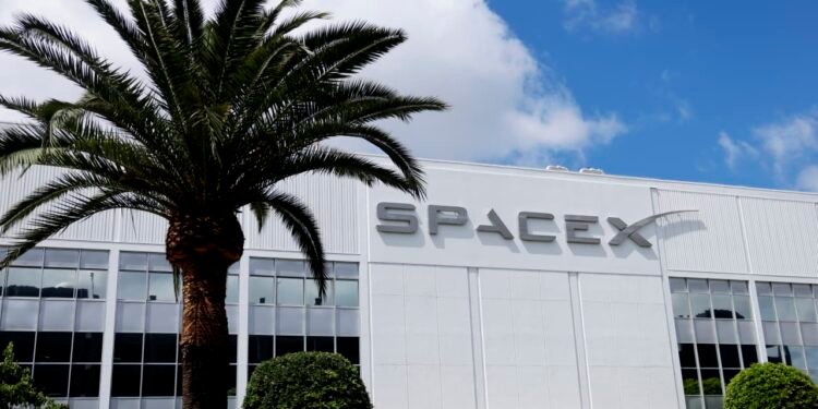 SpaceX’s new $11 billion ‘saving grace’ comes with a big catch
