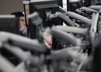 Stocks drop as AI rally pauses, US-Iran peace talks stall