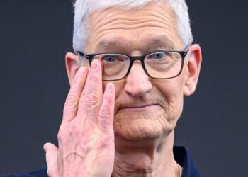 Stocks making the biggest moves midday: BB, KYMR, AAPL, WEN