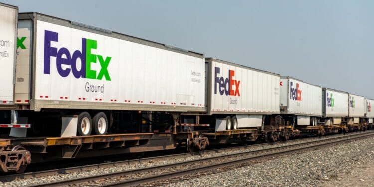 Stocks making the biggest moves midday: SMCI, CBRL, HOOD, FDXF