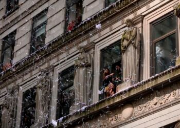 The Knicks’ ticker-tape parade is conquering a modern-day reality: Offices barely use any paper
