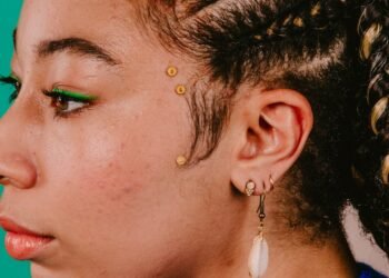 These 9 Acne Myths Just Got Busted By A Dermatologist