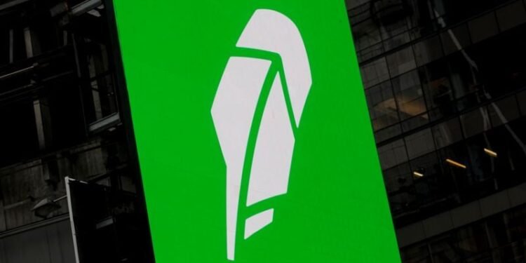 Trading platform Robinhood cuts 10% of workforce to flatten management layers