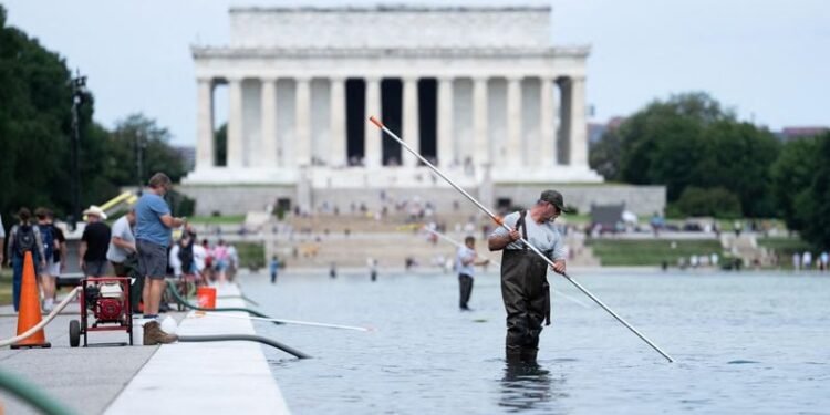 Trump, blaming alleged vandals, says Washington Reflecting Pool needs repairs