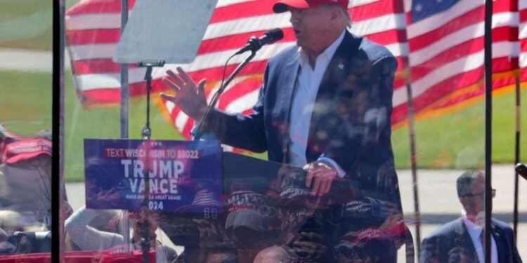 Trump, campaigning for Republicans in Wisconsin, vows quick end to Iran war