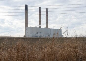 US court rejects EPA bid to ease regulations for coal-fired power plants