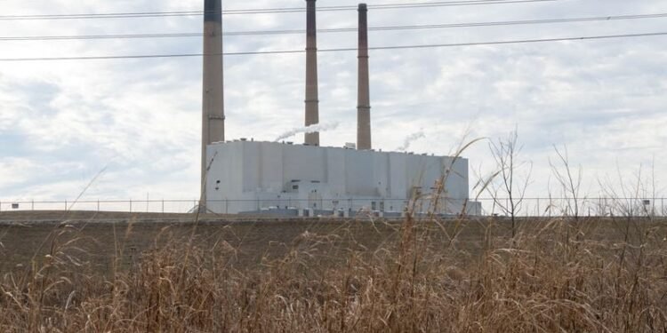 US court rejects EPA bid to ease regulations for coal-fired power plants