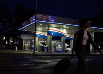 US gives Hungary’s MOL more time for talks to buy Serbian oil firm NIS 