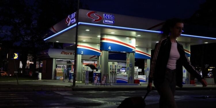 US gives Hungary’s MOL more time for talks to buy Serbian oil firm NIS 
