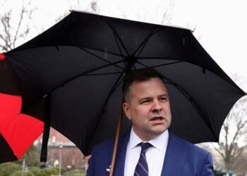 US lawmakers warn Pulte appointment could thwart surveillance law’s renewal