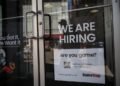 US weekly jobless claims fall amid low layoffs