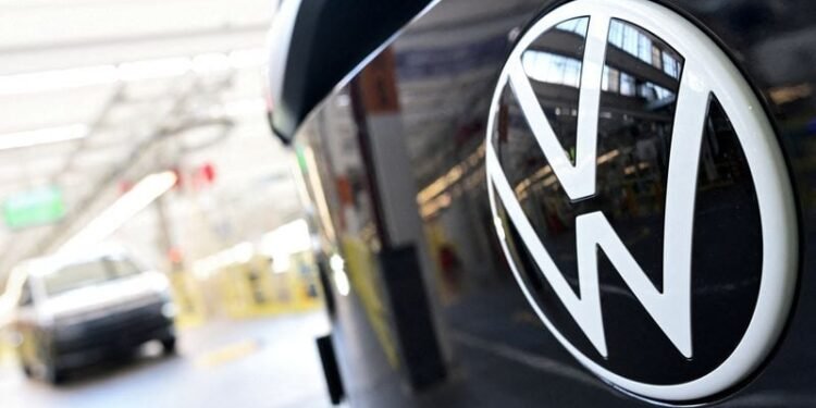 Volkswagen plans to end automated driving tie-up with Bosch, Bild reports