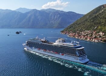 What Cruise Line to Sail on If You're Traveling Solo